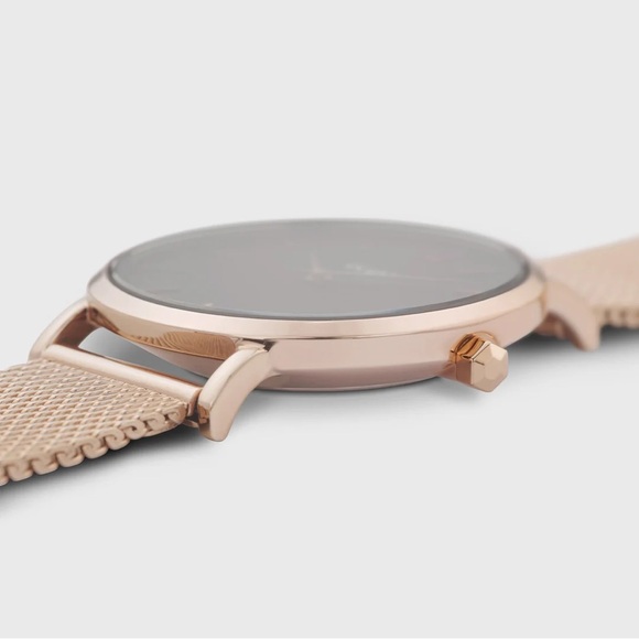 Gold Mesh Band Minimalist Watch